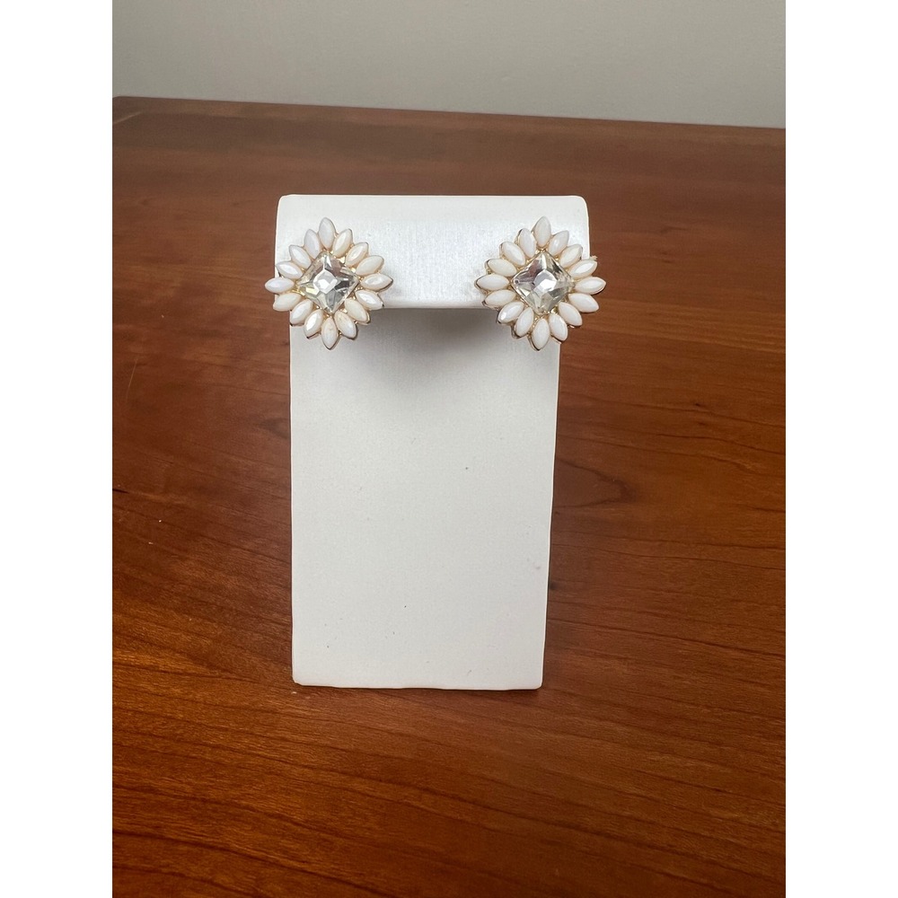 Vintage Style White Floral Sunburst Stud Earrings Gold Tone Square Crystal